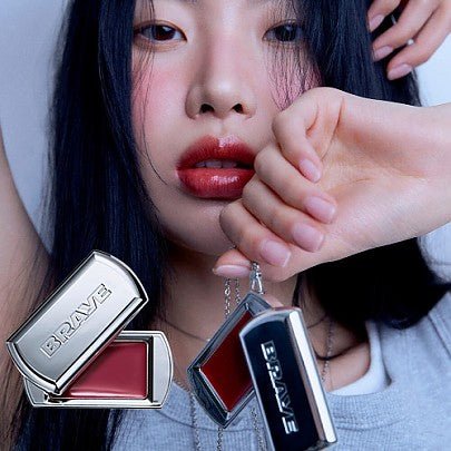 Braye lip sleek